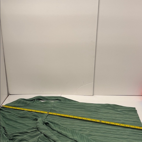 ASOS Green Baby Doll Dress Size 8 Bow Detail in V Neck Front. Chiffon Style. - Picture 7 of 9